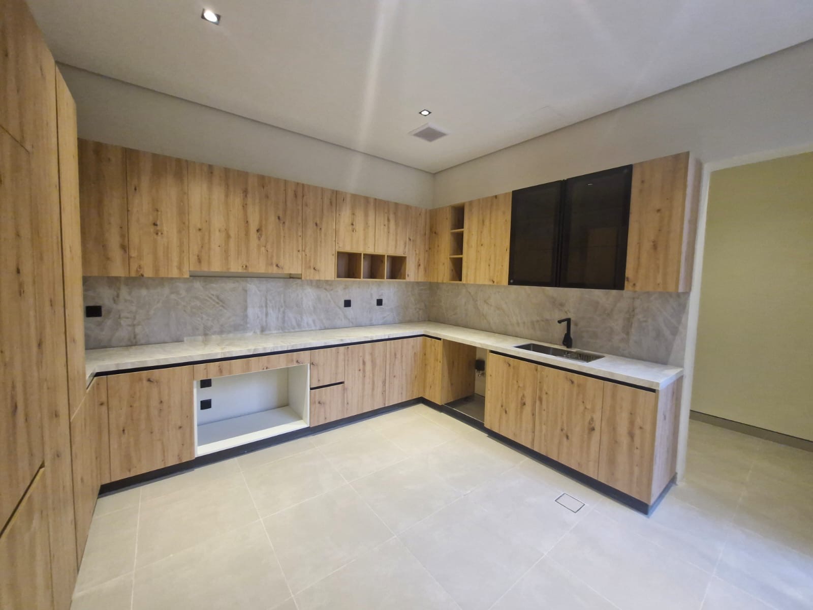 **Luxury Villa for Rent in Rital Ewan District, Roshan Front 🏡**